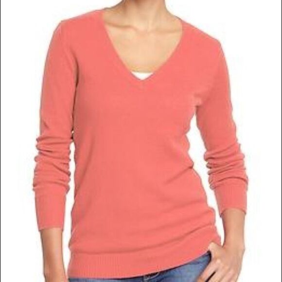 ✨ Old Navy Coral Colored V-neck Sweater✨ - Picture 1 of 4